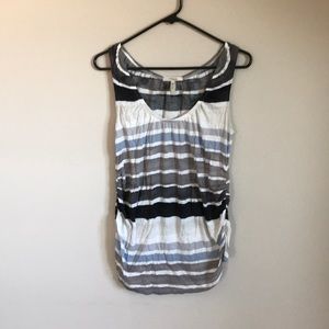Old navy maternity top